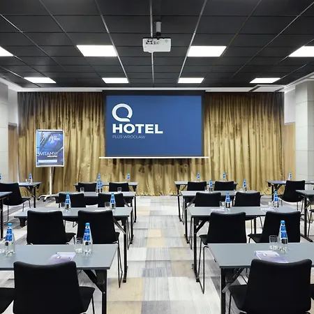 Q 4* ורוצלב