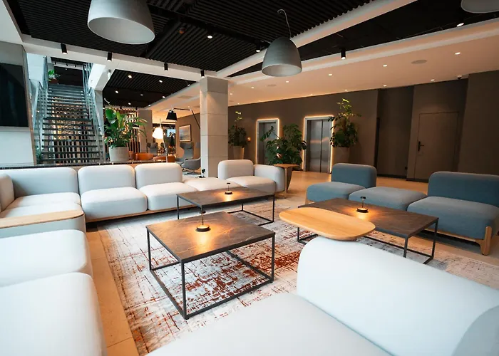 Q プラス ホテル 4*